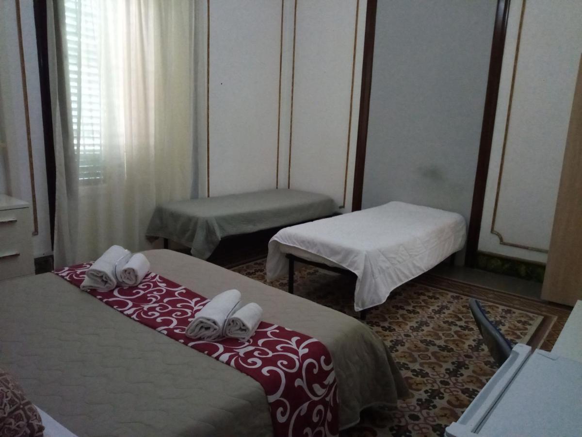 Locami Palermo Centro Rooms Exterior foto